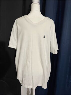 U.S. Polo Assn. White V-Neck T-Shirt Men’s Large Embroidered Pony Logo